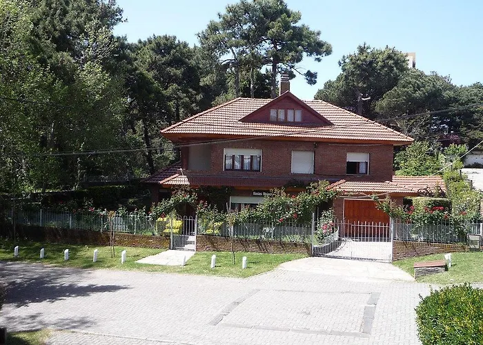 Chalet familiar adosado Rosas Rojas Villa Gesell